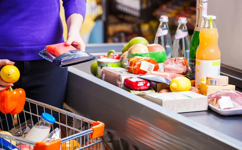 Cesta Básica Econômica Usando Apenas Ofertas de Encartes